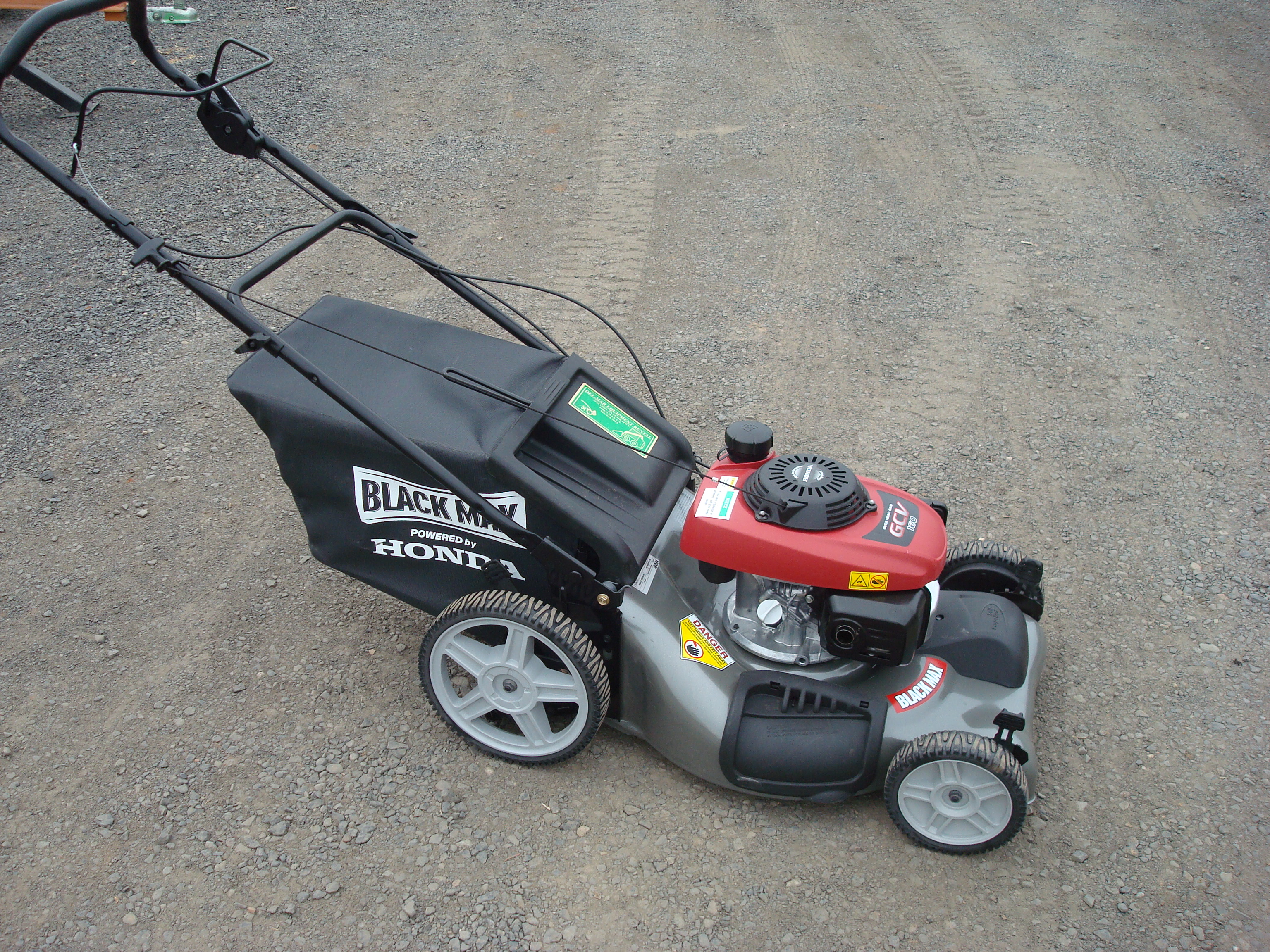 Honda hrx217hxa self propelled mower #2